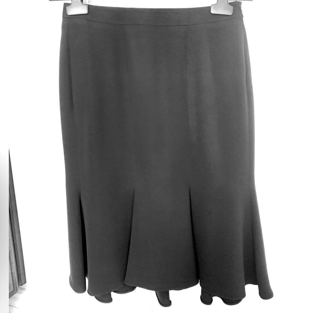 Giorgio Armani's skirt is incredibly flattering, made from a rich silk material